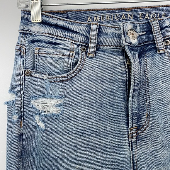 Light wash mom jeans - Picture 2 of 5